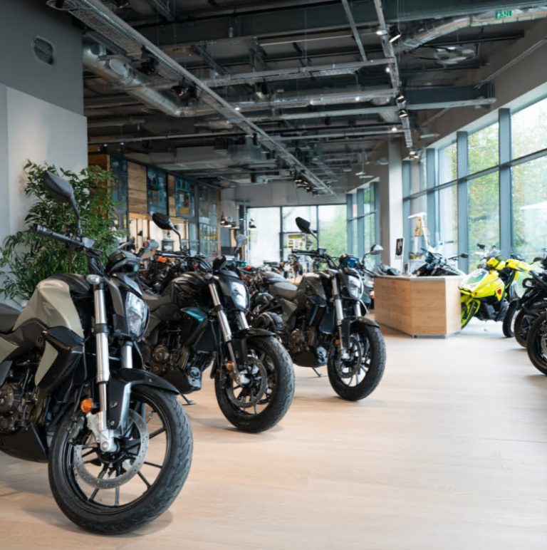 Motos chinas en Espa&ntilde;a: Rompiendo mitos y conquistando el asfalto valenciano con Zontes